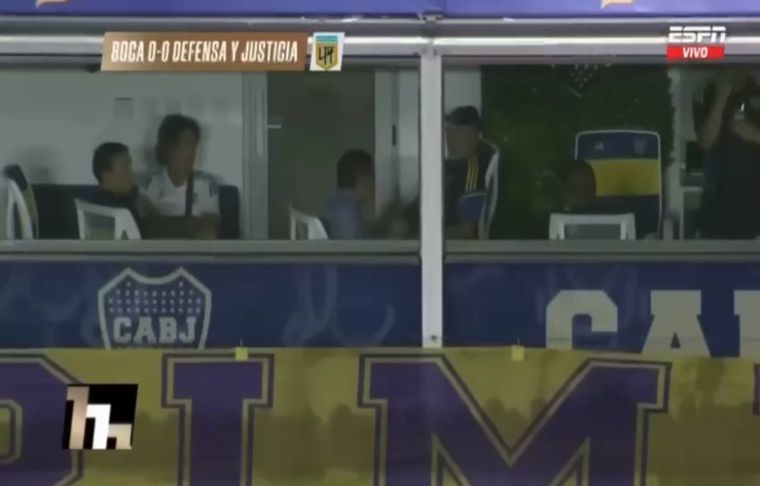 Los gestos de Riquelme en el palco tras el empate con Defensa Foto: @ESPNFutbolArg
