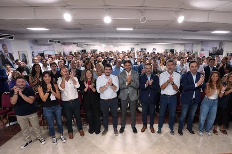 La cumbre de la UCR en Santa Fe. La cumbre de la UCR en Santa Fe.