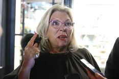elisa carrio acuso a mauricio macri de espiarla y defendio a florencia kirchner