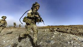 Soldados de Francia, país de Europa, haciendo ejercicios militares en Groenlandia.&nbsp;