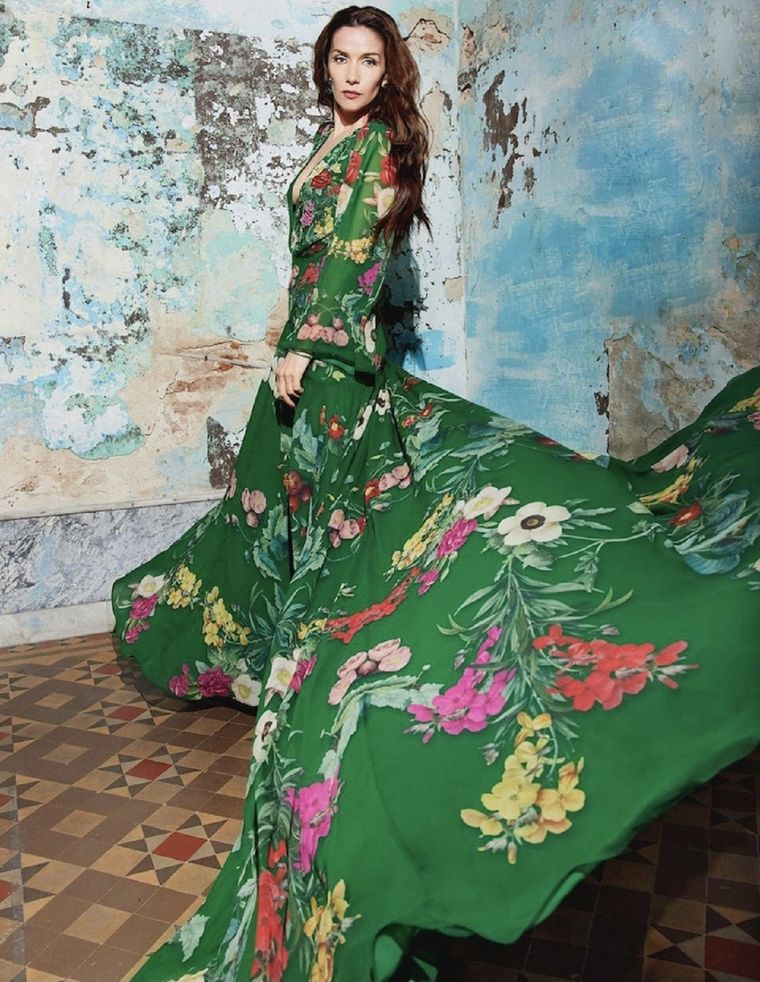 Las flores también son claves en el look de Natalia Oreiro. Foto: Instagram.