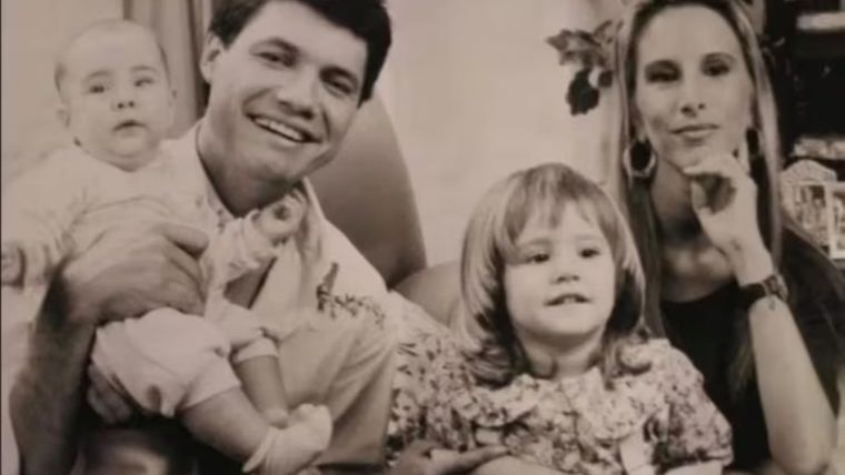 Marcelo Tinelli enfrentó el entierro de su hijo en el Cementerio de la Recoleta hace más de 40 años. Marcelo Tinelli enfrentó el entierro de su hijo en el Cementerio de la Recoleta hace más de 40 años.