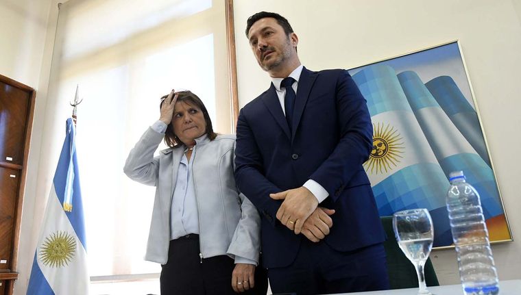 Luis Petri junto a Patricia Bullrich Foto: Télam