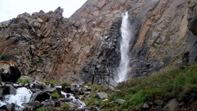 La cascada El Salto es uno de los destinos más elegidos en verano por los mendocinos. La cascada El Salto es uno de los destinos más elegidos en verano por los mendocinos.