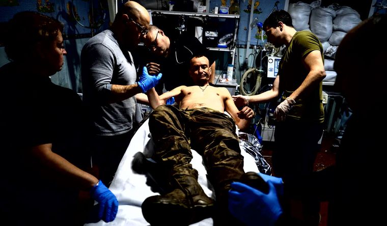 Las tropas de Ucrania siguen soportando el ataque de las fuerzas de Rusia. Foto Efe Las tropas de Ucrania siguen soportando el ataque de las fuerzas de Rusia. Foto Efe