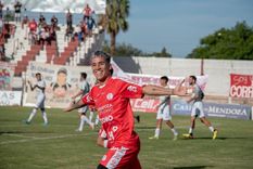 Verdugo sonríe, como Huracán con su fútbol Foto: Franco Monsalvo