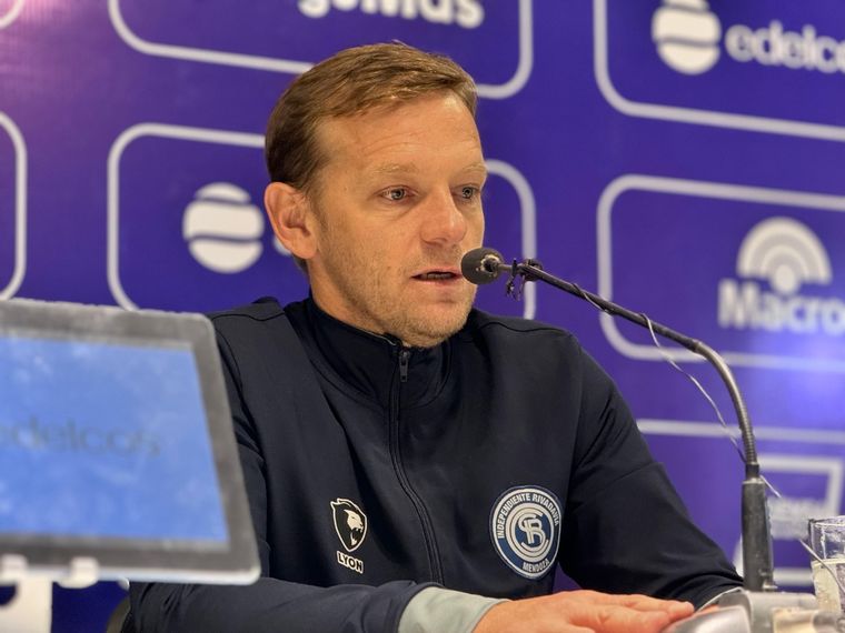Cicotello en conferencia de prensa. Foto: Fabián Salamone/MDZ
