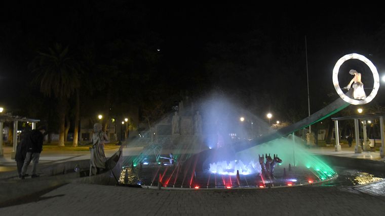 PLAZA ITALIA FUENTE (2)