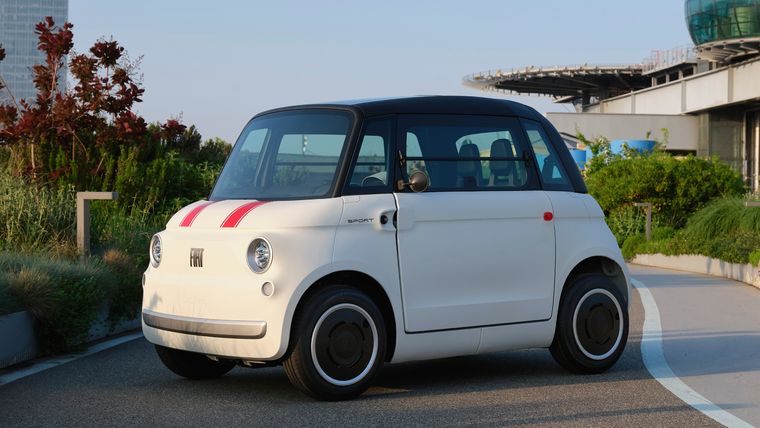 Estilo retro y movilidad urbana: debuta la nueva FIAT Topolino Sport Special Edition