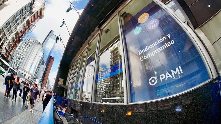 PAMI alerta a sus usuarios de las estafas más comunes que están circulando PAMI alerta a sus usuarios de las estafas más comunes que están circulando Foto: NA.