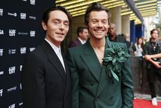 Foto: https://www.hotnewsupdates.com/my-policeman-actor-david-dawson-on-sex-scenes-with-harry-styles-exclusive/