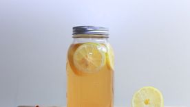 El agua con limón. El agua con limón.