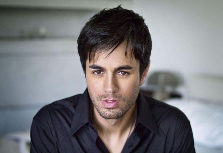 Hace dos semanas Enrique Iglesias suspendió un concierto en México debido a problemas de salud.