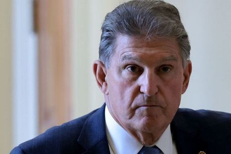 Foto: GETTY IMAGES. El voto de Joe Manchin en el Senado es crucial para la aprobación de las iniciativas del gobierno de Biden.