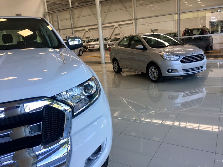 En las concesionarias de autos están ofreciendo importantes descuentos para cerrar operaciones