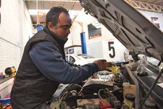 arreglar el auto, un dolor de cabeza que cada vez cuesta mas