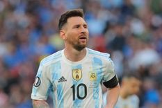 la figura del futbol que alabo a messi: si decide jugar 4 anos mas, deberian darle 4 balones de oro mas