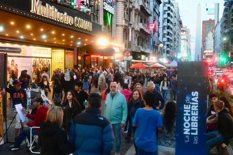 El sábado 22 de noviembre se llevará a cabo la 15° edición de La Noche de las Librerías en la Ciudad de Buenos Aires.