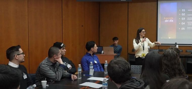 El programa está destinado a los miles de alumnos de la facultad que cargaron voluntariamente sus currículums en el sitio de gestión de empleos. Foto: Prensa UBA