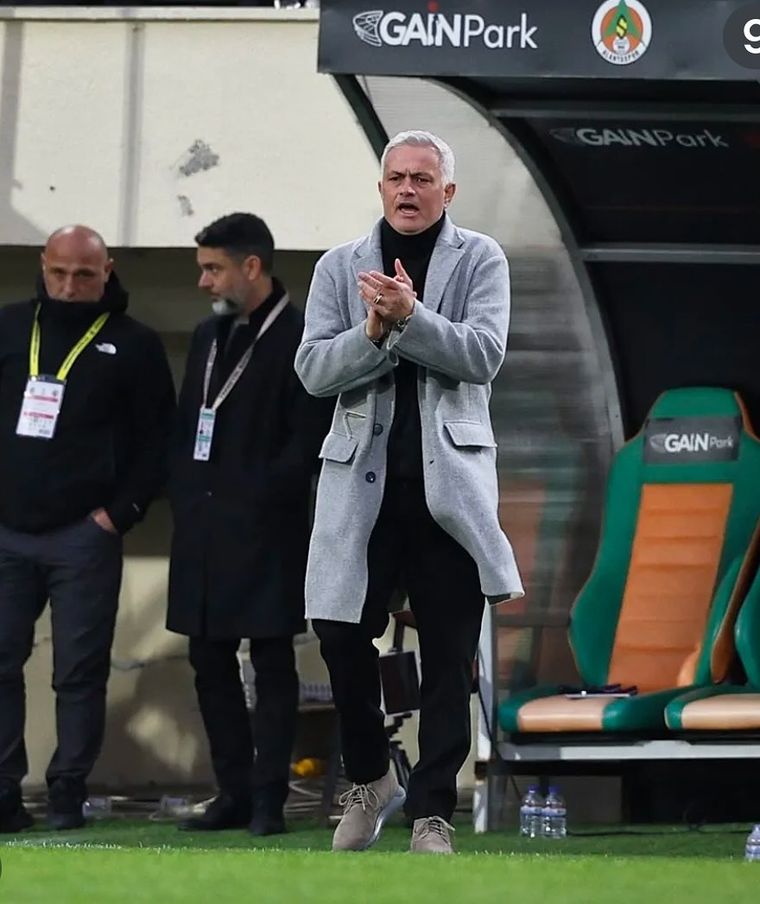José Mourinho podría volver pronto al Real Madrid, pero Benfica se adelantó.