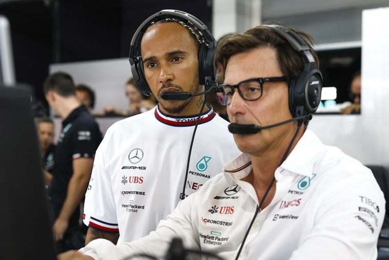 Hamilton, pendiente de una multa a Red Bull. Foto: Archivo
