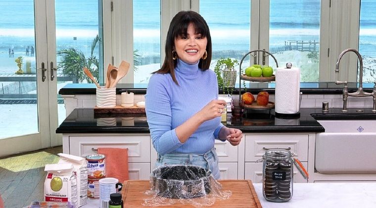 Selena Gómez realiza un pastel súper fácil que se prepara sin prender el horno. Foto: Instagram