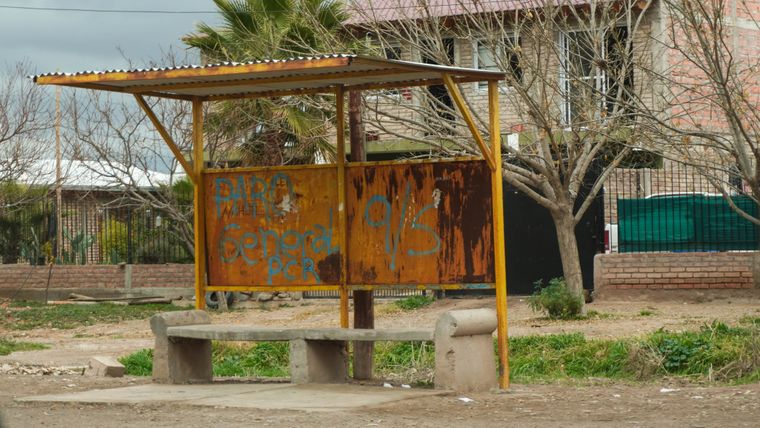 Parada de micro en donde la menor habria esperado la unidad de transporte antes del fatal desenlace. Foto: MDZ Parada de micro en donde la menor habria esperado la unidad de transporte antes del fatal desenlace. Foto: MDZ