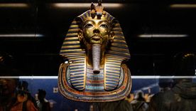 Los 5.000 tesoros de la tumba de Tutankamón, incluida su máscara mortuoria dorada, se exhibirán juntos por primera vez. Los 5.000 tesoros de la tumba de Tutankamón, incluida su máscara mortuoria dorada, se exhibirán juntos por primera vez.