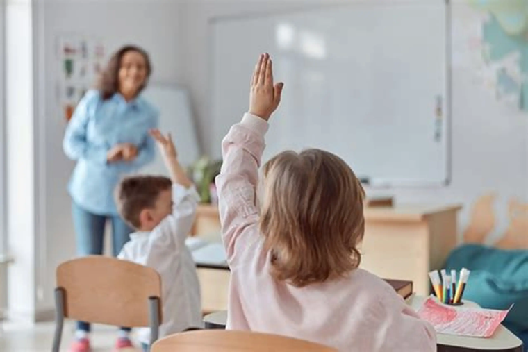 Los estudiantes asisten a una escuela que muchas veces no sabe cómo acompañarlos a desplegar todos sus talentos.