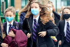 Hay gran alarma por posibles contagios masivos en escuelas de Inglaterra. Foto: SkyNews.