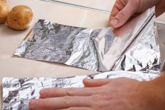 Papel aluminio: descubre las maneras de incorporarlo en diferentes tareas Foto: Freepik