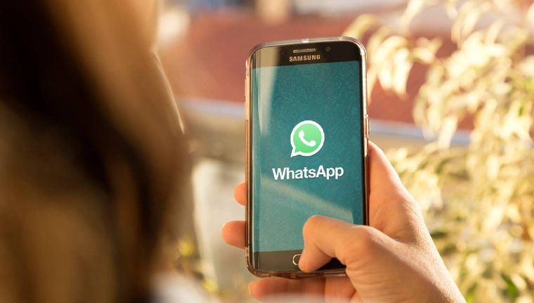 WhatsApp empezará a pedir la fecha de nacimiento a sus usuarios (Shutterstock).