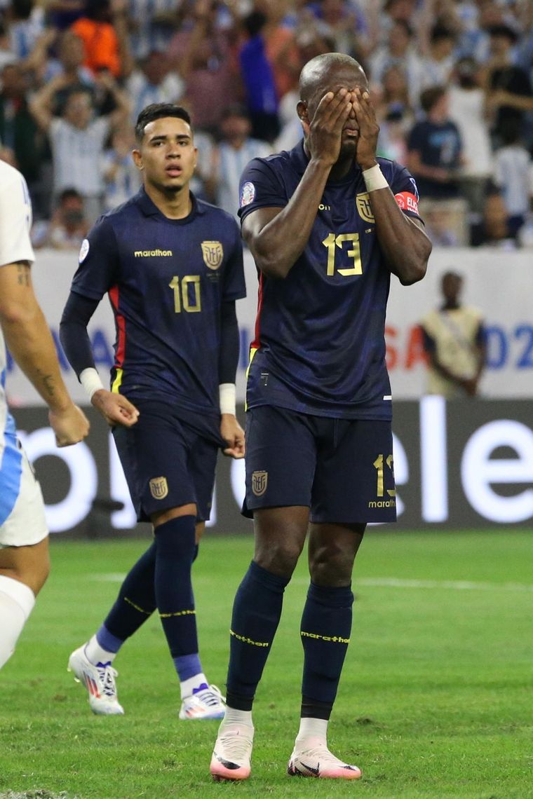 Enner Valencia habló del penal fallado y la eliminación de Ecuador Foto: EFE