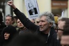 El exintegrante de Pink Floyd, Roger Waters, es una de las personalidades que apoyan al australiano Julian Assange.