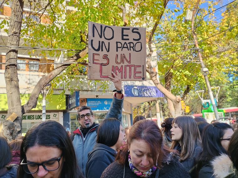 Familias, profesionales y pacientes, unidos frente al abandono estatal.
