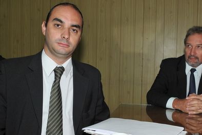 MDZol | El subsecretario de Financiamiento, Pablo Frigolé, junto al ministro de Hacienda, Adrián Cerroni. Foto: Nacho Gaffuri / MDZ