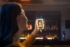 Snap permite aprovechar toda la potencia de la cámara trasera de tu celular para lograr fotos perfectas.