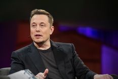 Elon Musk Foto: TED - https://pi.tedcdn.com/r/talkstar-photos.s3.amazonaws.com/uploads/4f1a09bf-6f64-4d33-8290-f4f59d2d81bd/ElonMusk_2017-stageshot.jpg