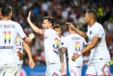 Las camisetas con los colores de la bandera LGTBI+ en los números. Foto: @PSG_espanol