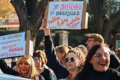 motosierra en el gasto publico: ¿que paso en las universidades nacionales? motosierra en el gasto publico: ¿que paso en las universidades nacionales?
