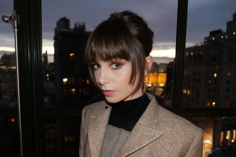 Lily Collins, la actriz que cuenta sus trucos para verse estilizada con ropa invernal Foto: Instagram