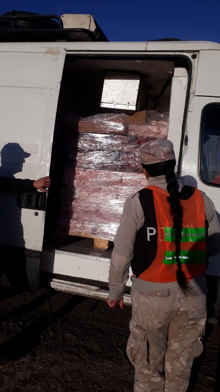 Más de 2500 kilos de carne fueron incautados en la Ruta 40 Foto: Ministerio de Seguridad
