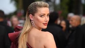 Amber Heard regresó con todo, feliz, sonriente y con mucho entusiasmo.