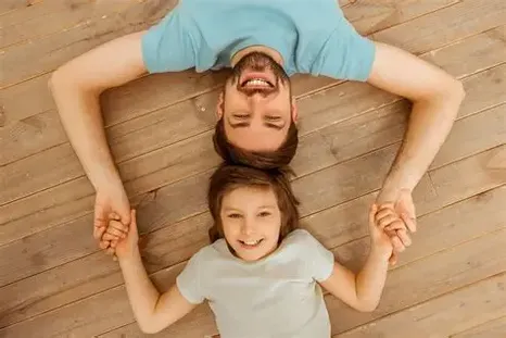 Ejercer el rol de padre o madre en el mundo digital requiere una presencia que implica ponerle el cuerpo, y eso en algún punto, cansa. Ejercer el rol de padre o madre en el mundo digital requiere una presencia que implica ponerle el cuerpo, y eso en algún punto, cansa.