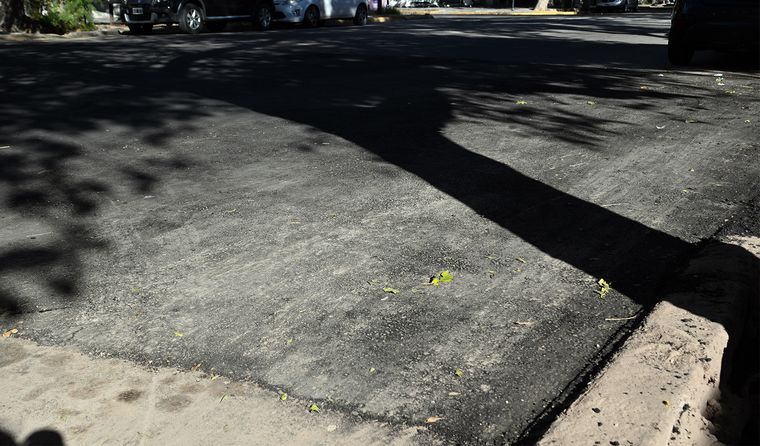 La avenida Sáenz Peña atraviesa semanas de trabajos constantes con roturas en el pavimento, agua brotando y tránsito interrumpido. La avenida Sáenz Peña atraviesa semanas de trabajos constantes con roturas en el pavimento, agua brotando y tránsito interrumpido.