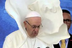 El papa se refirió a las problemáticas que enfrentan las mujeres. Foto: Efe.