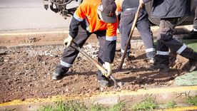 Tras las críticas, el municipio puso en marcha una primera etapa de reparación sobre la ciclovía de Regalado Olguín.