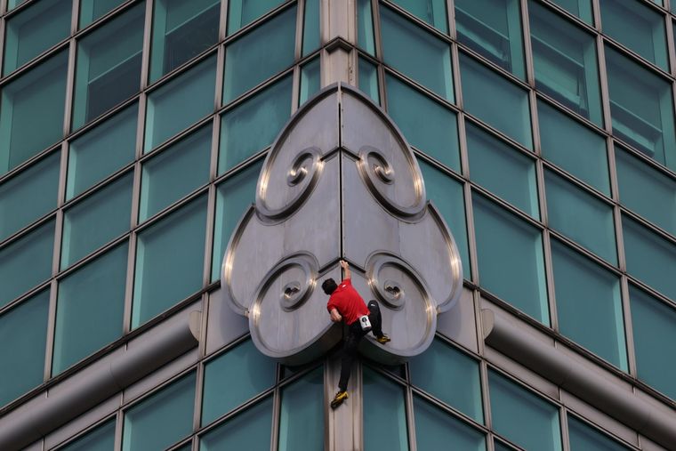 2115d8b397996b7e663121078d541de20c07f01cw