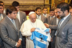 Eusebio Guiñazú, el mendocino que defendió la camiseta de Los Pumas durante una década, recordó con gran emoción sus encuentros con el sumo pontífice