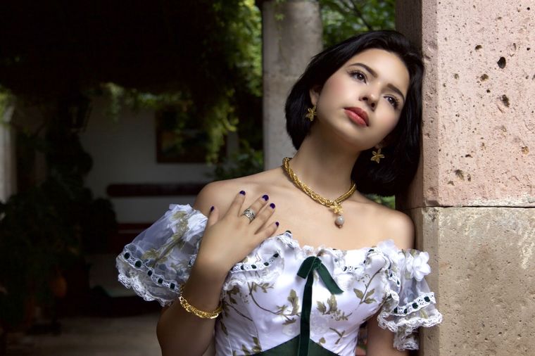 Ángela Aguilar es una gran fashionista. Foto: Los Ángeles Times - latimes.com